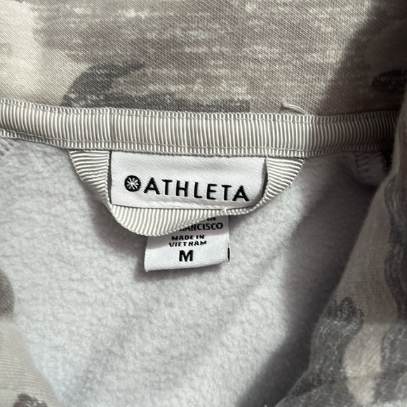 Athleta Triumph Hoodie in Gypsum Camo - Picture 12 of 14